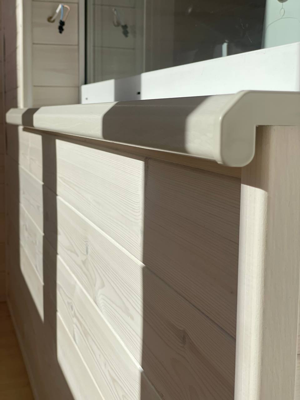 Остекление балкона с обшивкой вагонкой 