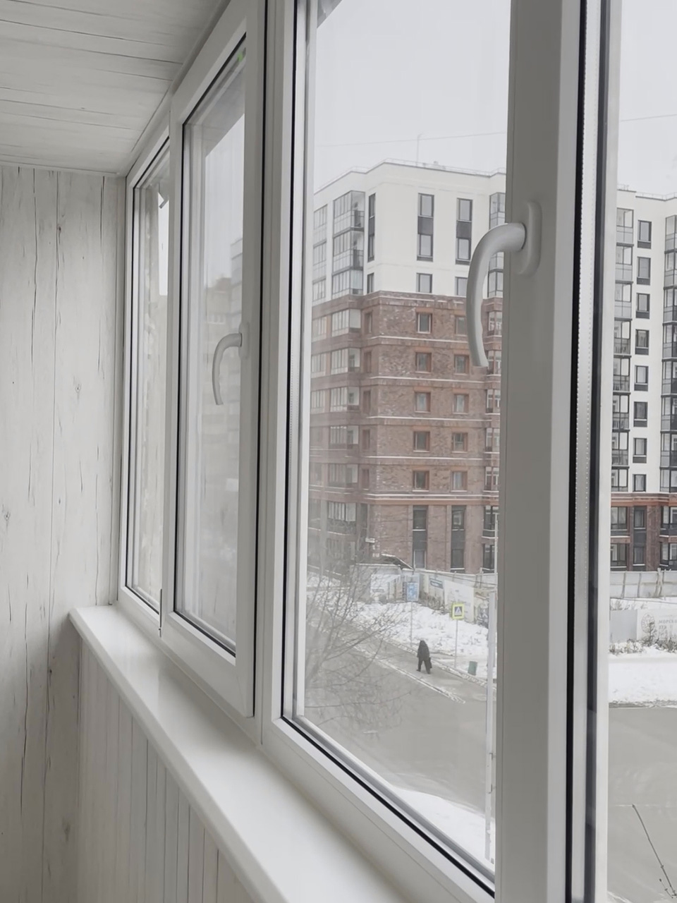 Остекление лоджии с обшивкой МДФ панелями